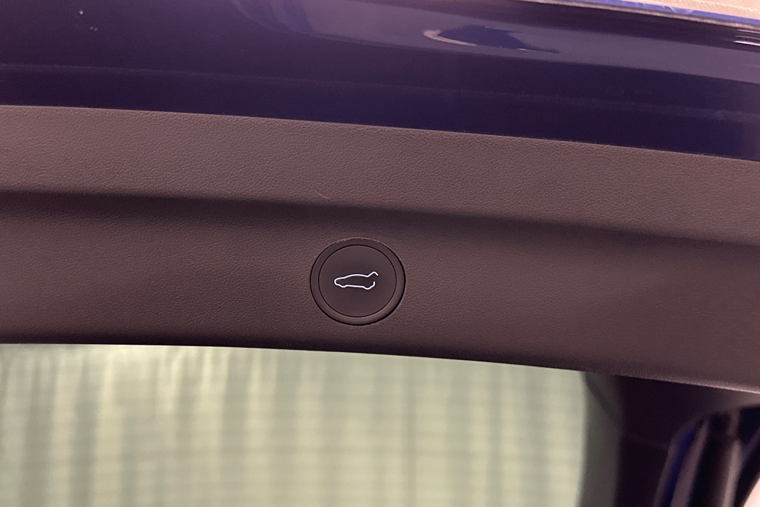 sininen Tesla Model Y 2022 kuva 38.