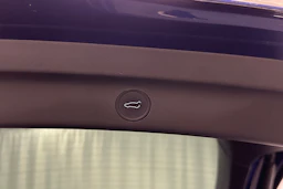 sininen Tesla Model Y 2022 kuva 38.