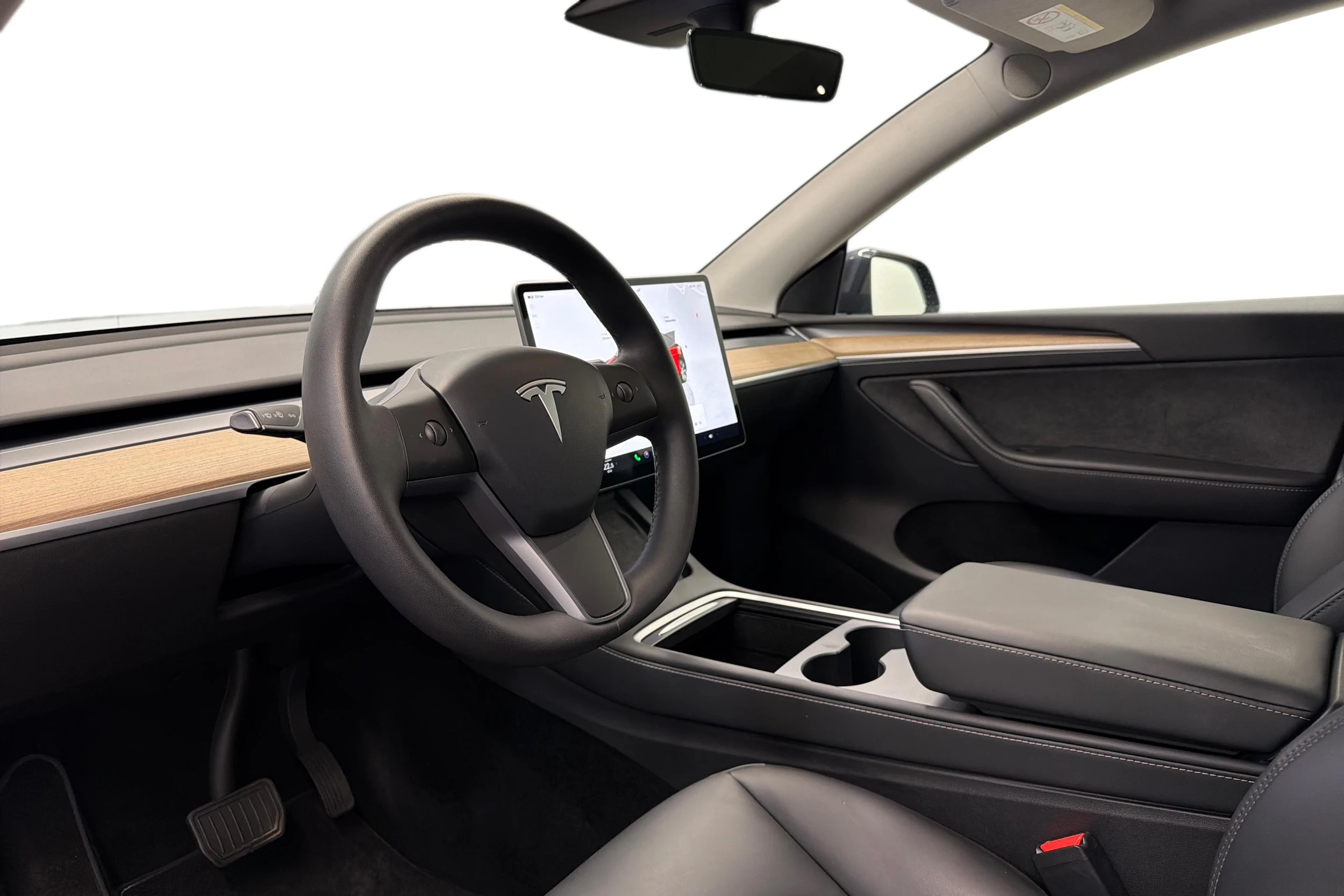 harmaa Tesla Model Y 2022 kuva 6.