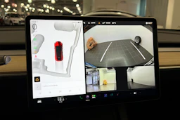 harmaa Tesla Model Y 2022 kuva 26.