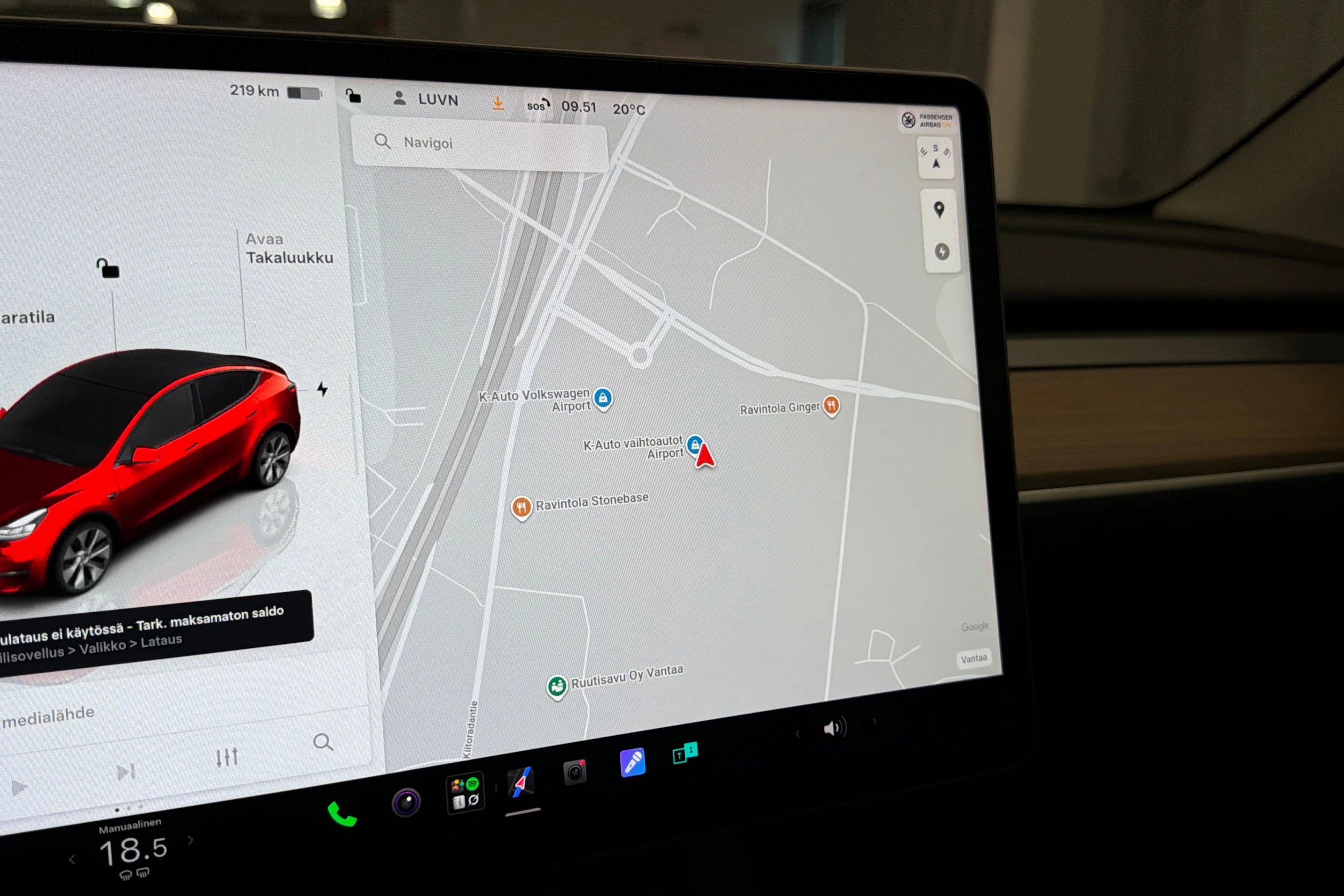 harmaa Tesla Model Y 2022 kuva 27.