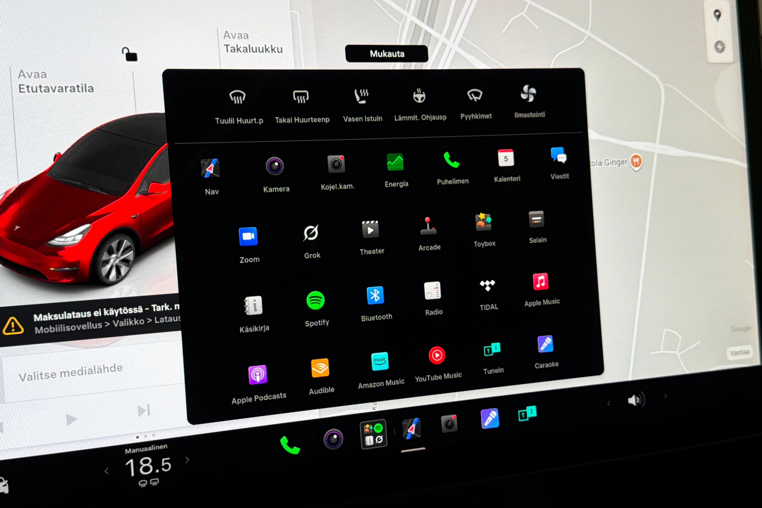 harmaa Tesla Model Y 2022 kuva 28.