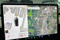 harmaa Tesla Model Y 2022 kuva 23.