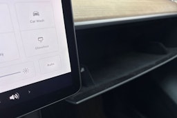 harmaa Tesla Model Y 2022 kuva 29.