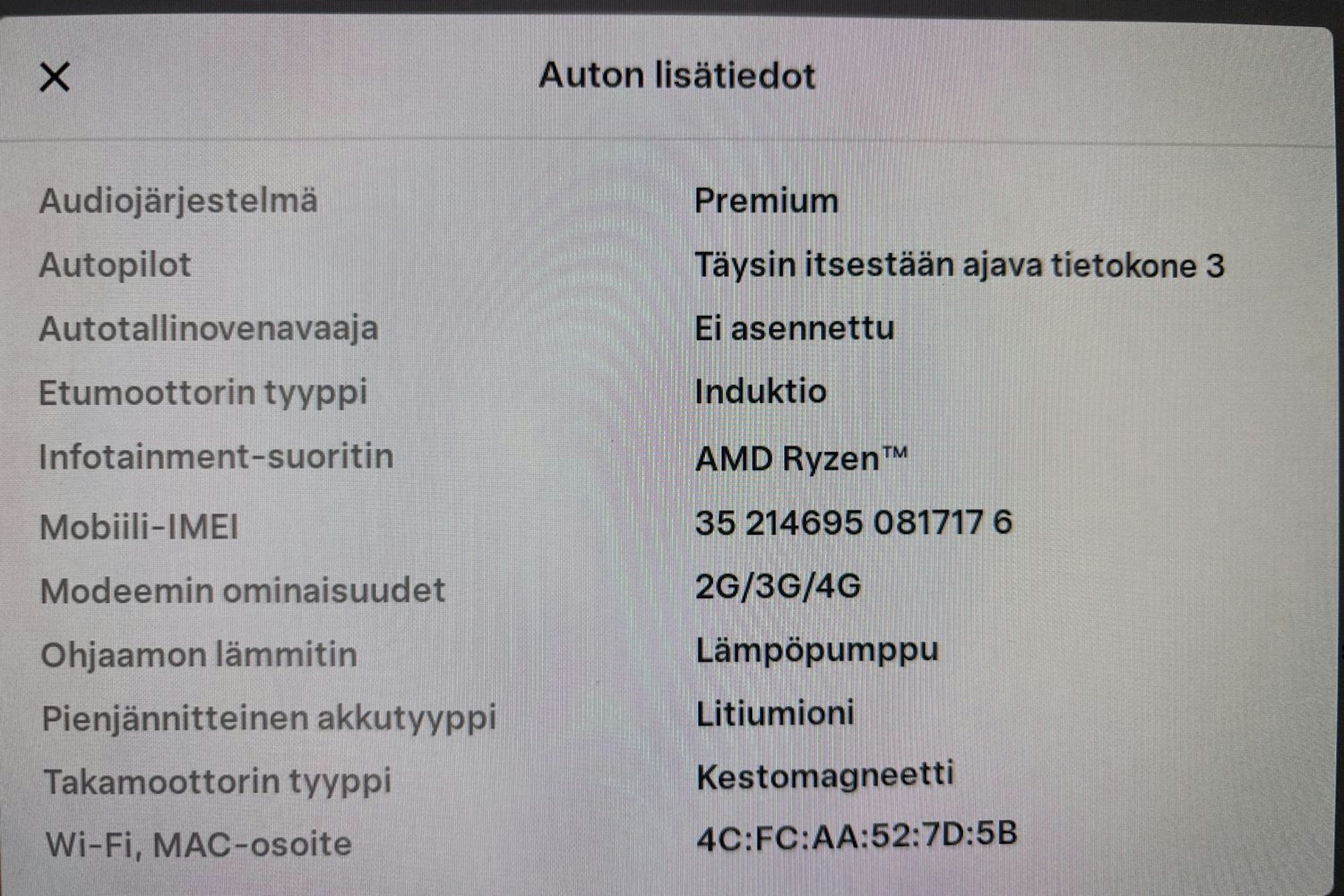 harmaa Tesla Model Y 2022 kuva 34.