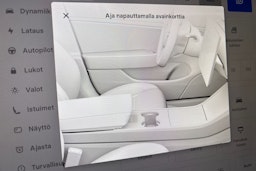 harmaa Tesla Model Y 2022 kuva 37.