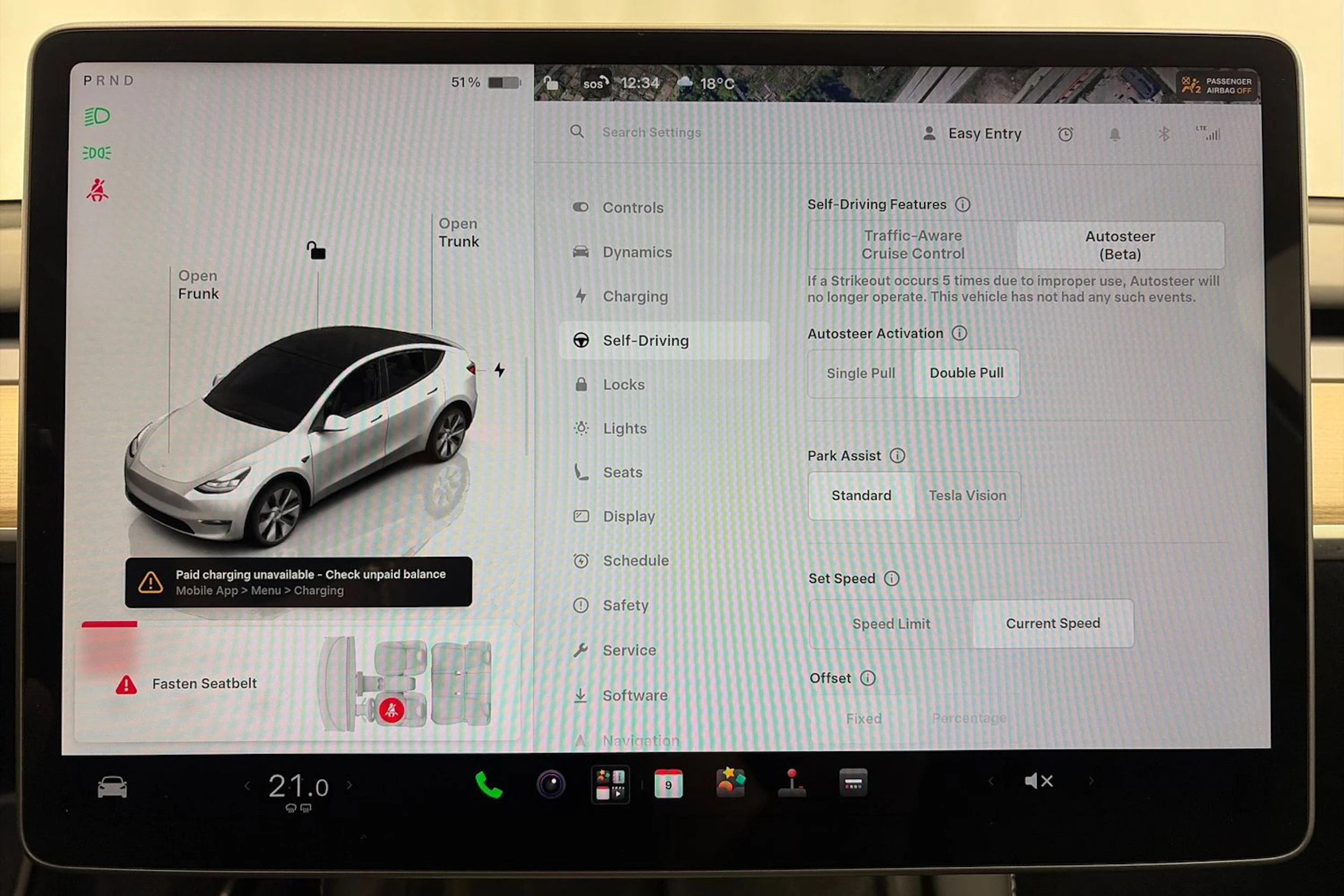 valkoinen Tesla Model Y 2022 kuva 20.