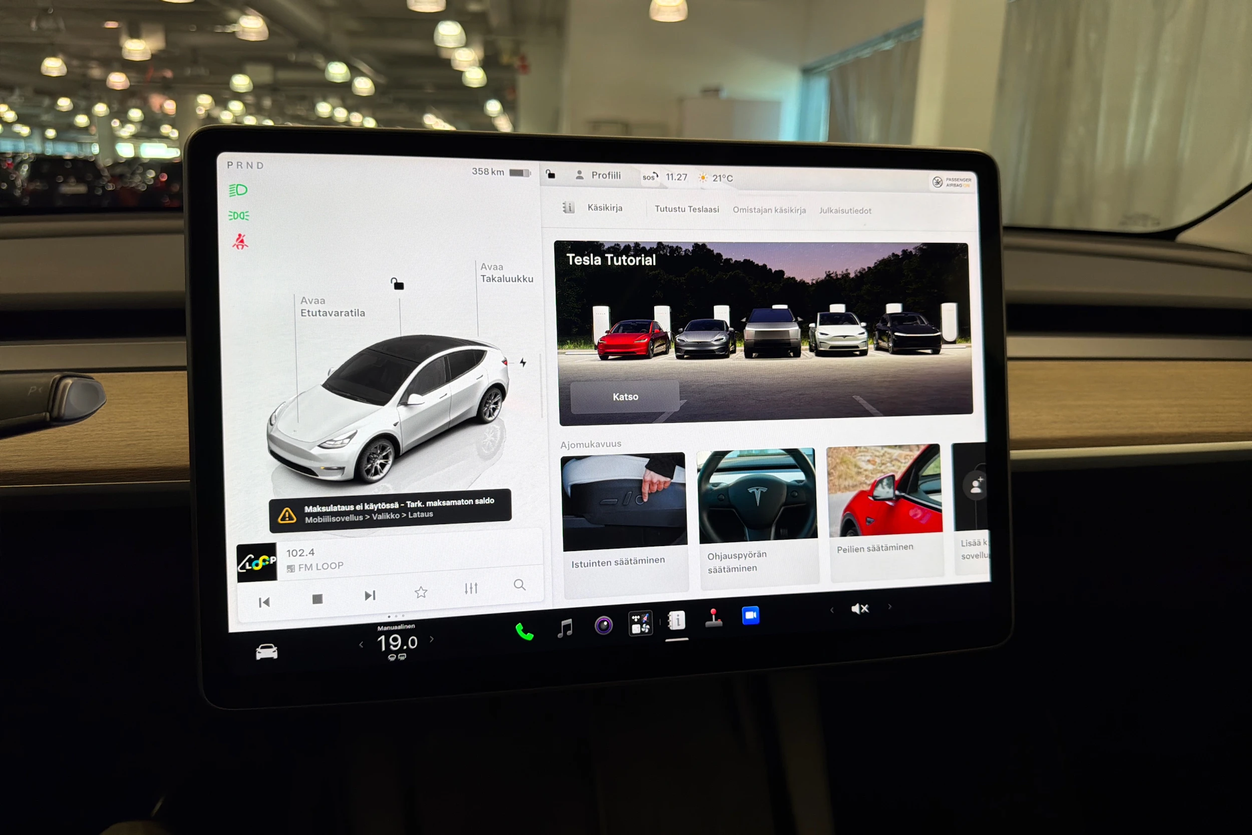 valkoinen Tesla Model Y 2022 kuva 21.