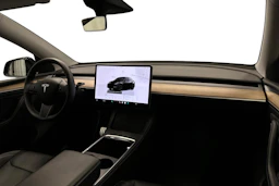 musta Tesla Model Y 2022 kuva 9.