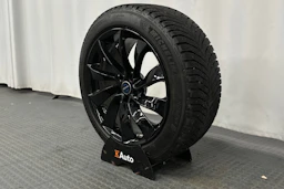 musta Tesla Model Y 2022 kuva 13.