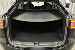 musta Tesla Model Y 2022 kuva 15.