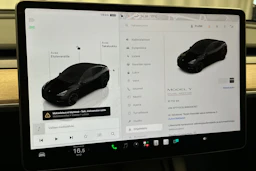 musta Tesla Model Y 2022 kuva 22.