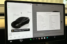 musta Tesla Model Y 2022 kuva 23.