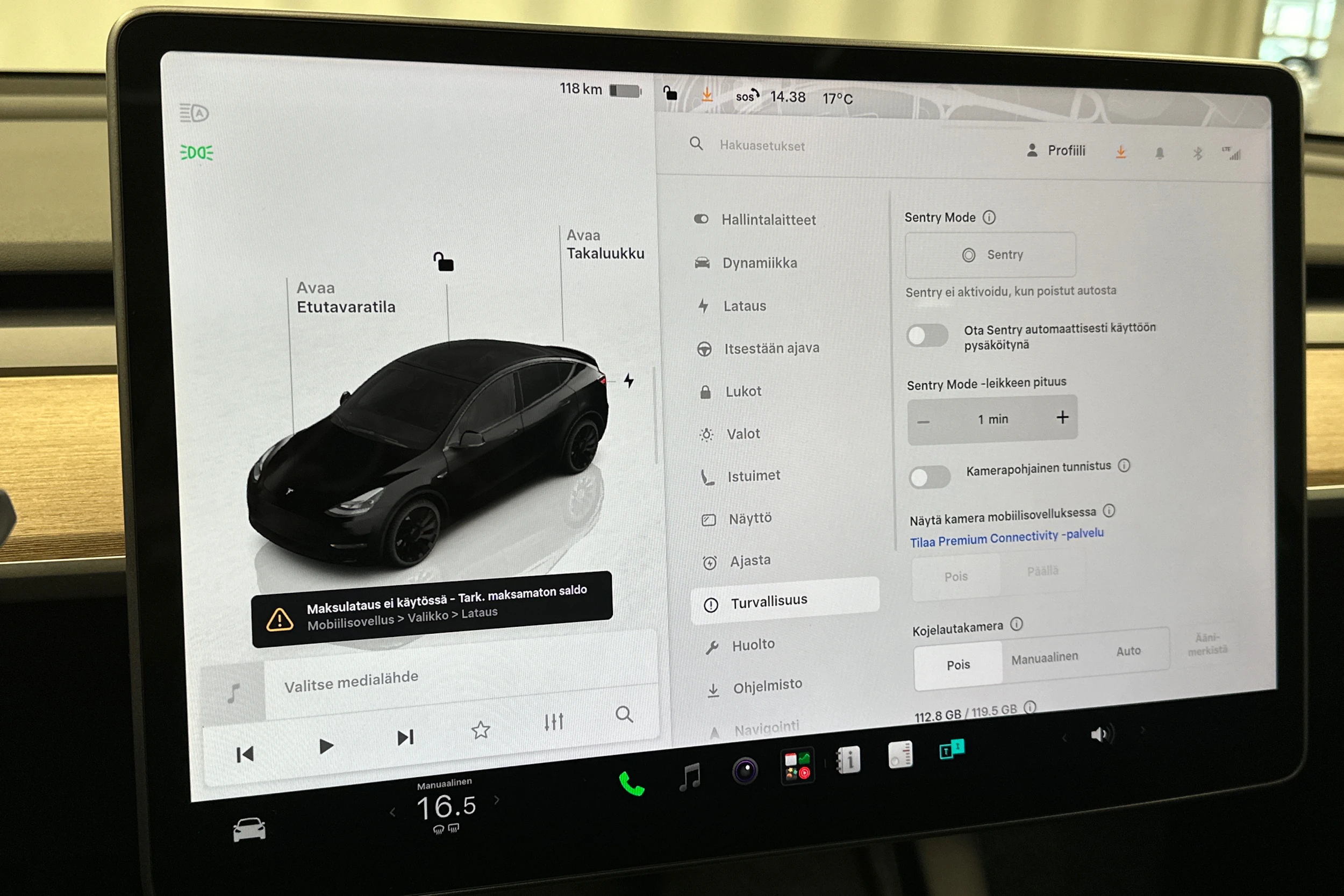 musta Tesla Model Y 2022 kuva 24.