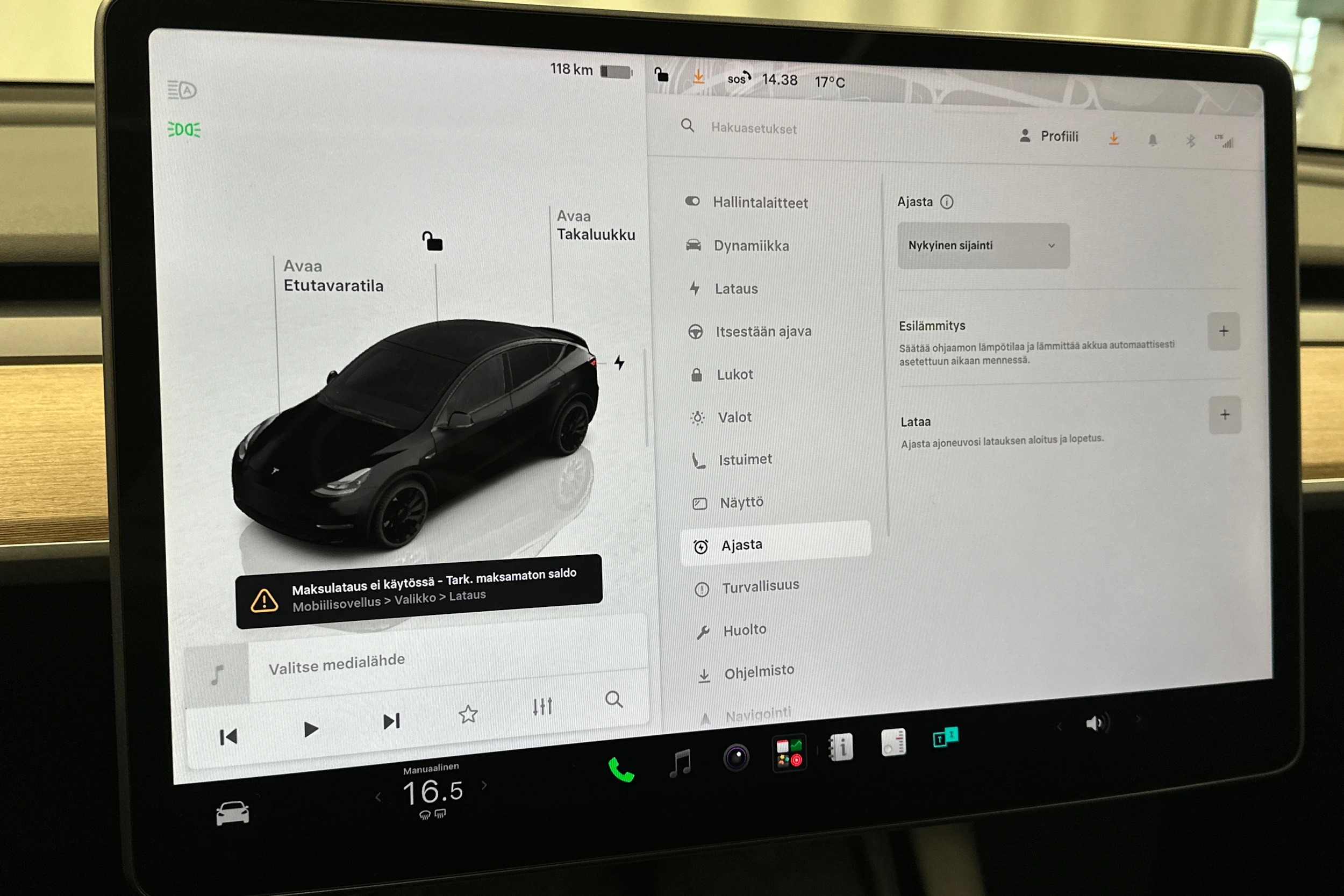 musta Tesla Model Y 2022 kuva 28.