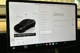 musta Tesla Model Y 2022 kuva 28.
