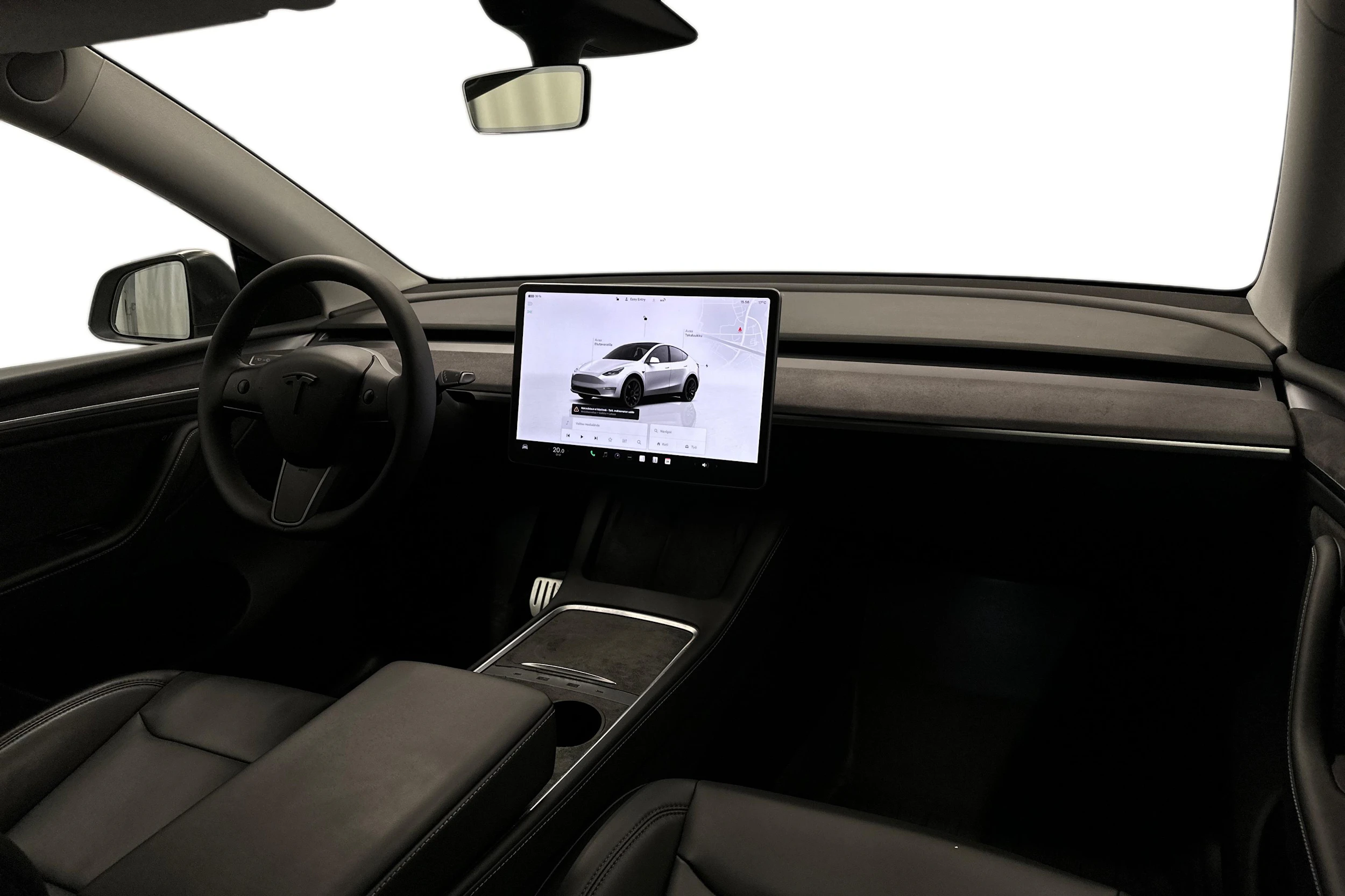 valkoinen Tesla Model Y 2022 kuva 9.