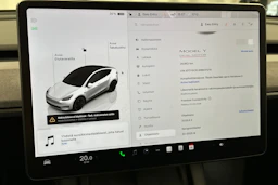 valkoinen Tesla Model Y 2022 kuva 23.