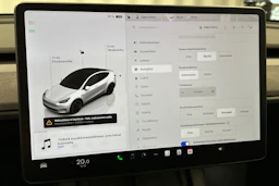 valkoinen Tesla Model Y 2022 kuva 25.