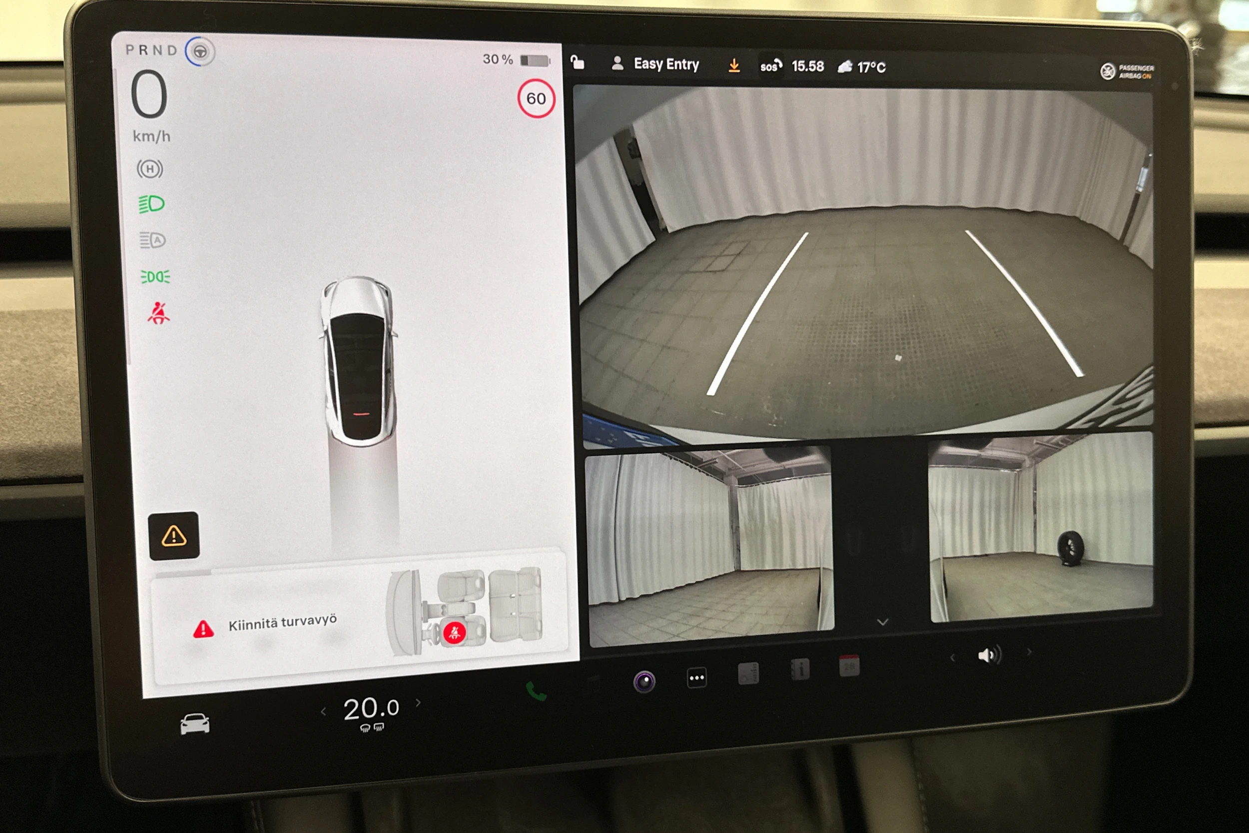 valkoinen Tesla Model Y 2022 kuva 32.