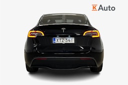 musta Tesla Model Y 2022 kuva 3.