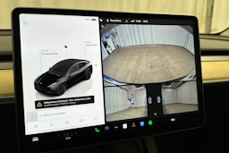 musta Tesla Model Y 2022 kuva 22.