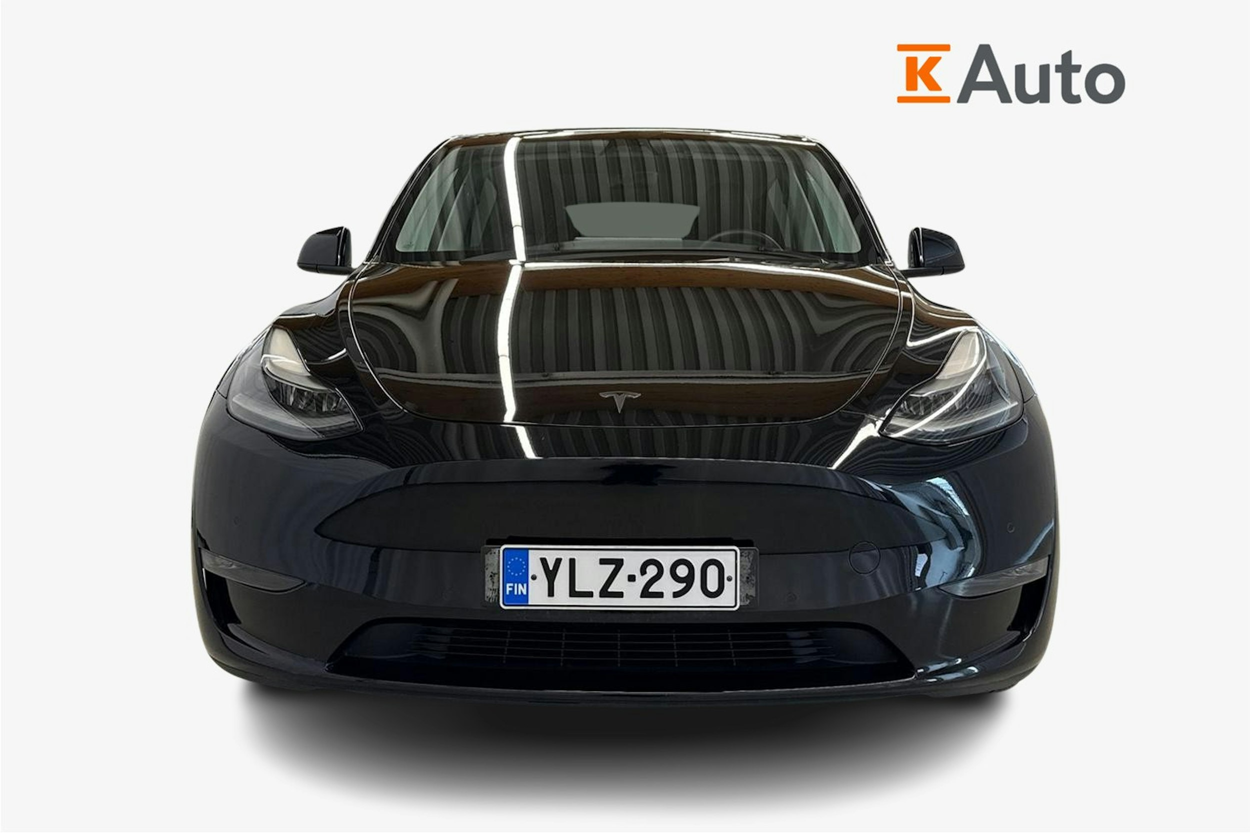 musta Tesla Model Y 2022 kuva 5.