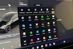 musta Tesla Model Y 2022 kuva 22.