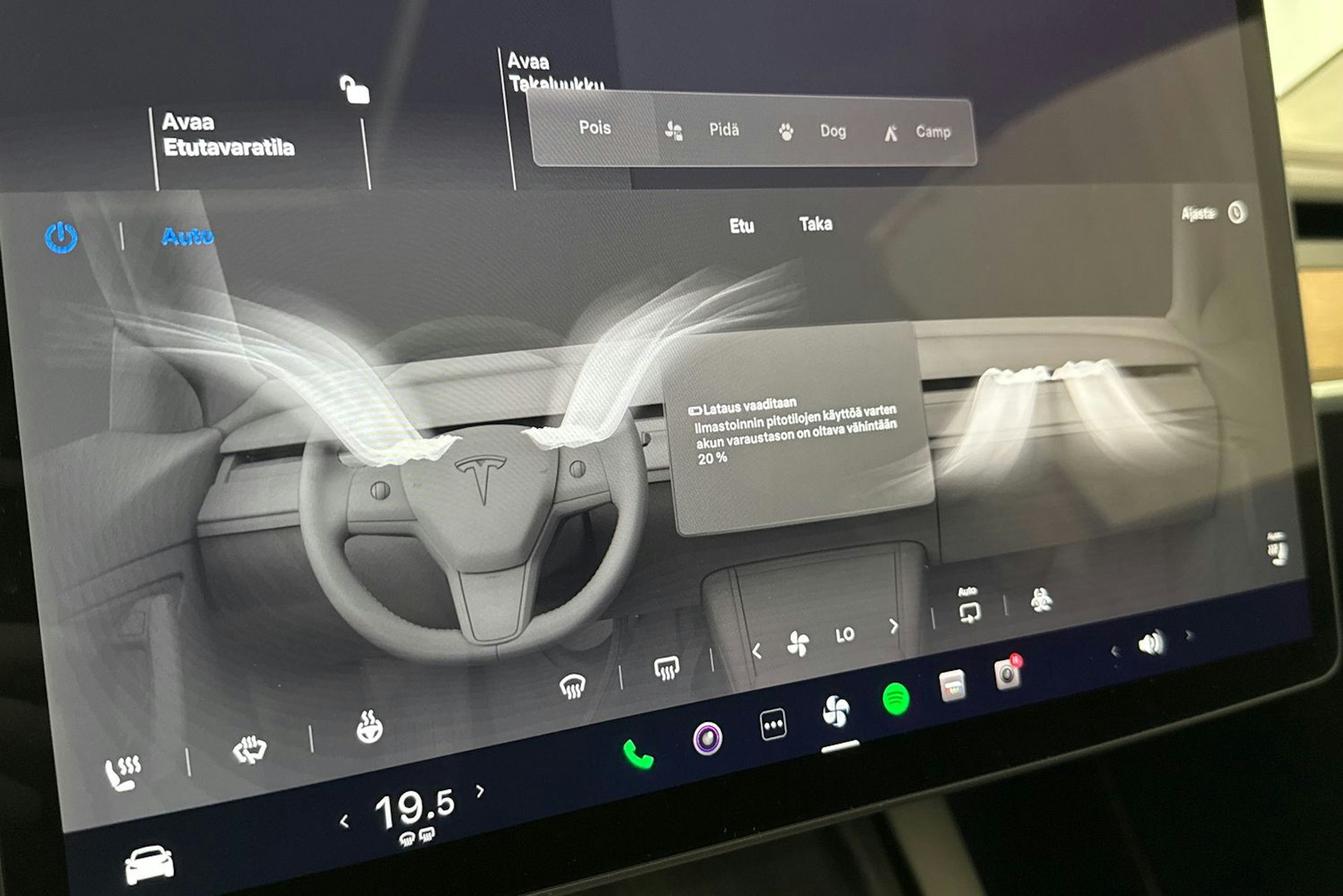 musta Tesla Model Y 2022 kuva 23.