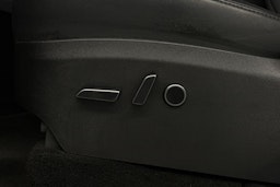 musta Tesla Model Y 2022 kuva 26.