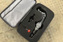 valkoinen Tesla Model Y 2022 kuva 13.