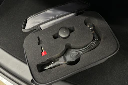 valkoinen Tesla Model Y 2022 kuva 13.