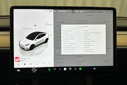 valkoinen Tesla Model Y 2022 kuva 27.