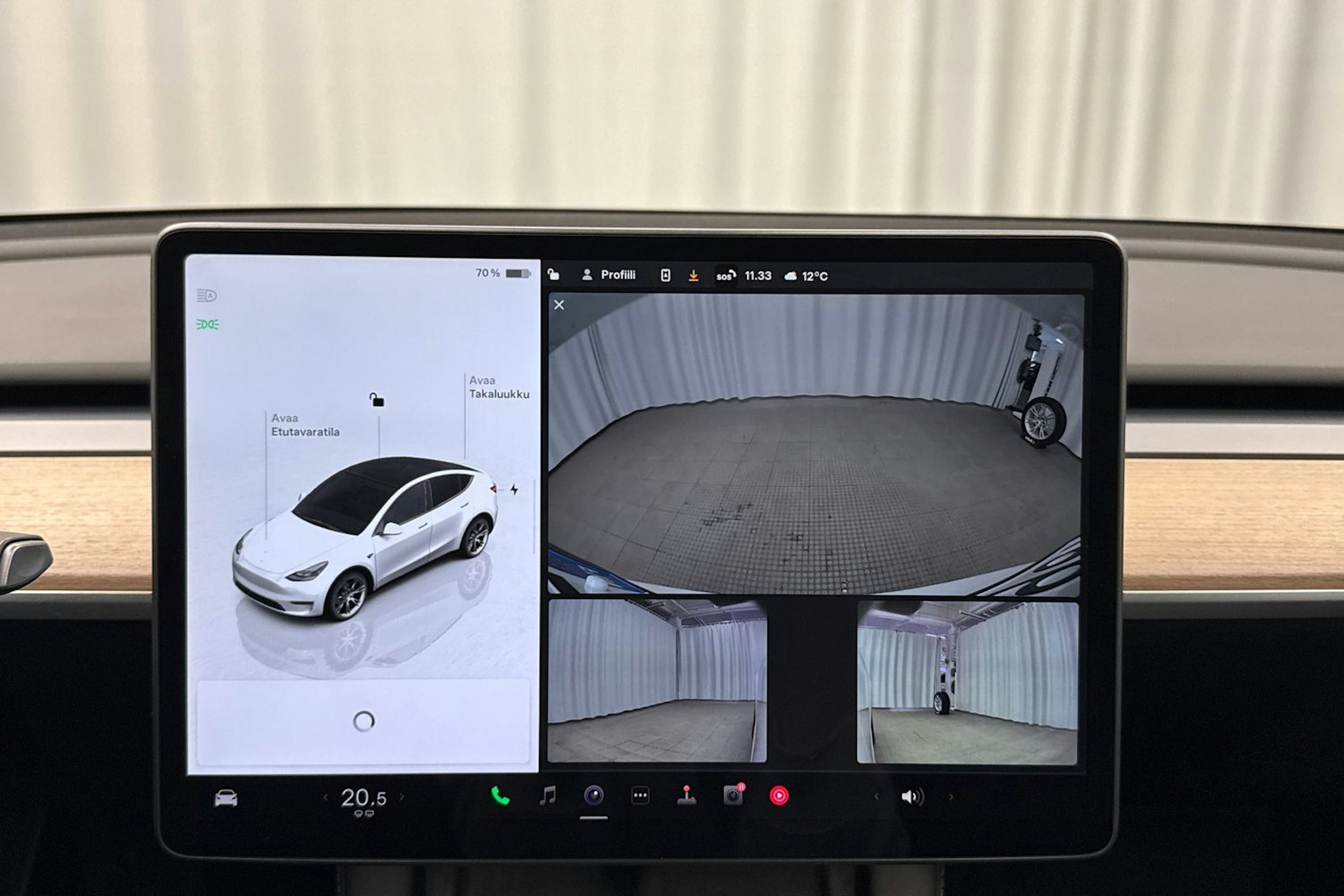 valkoinen Tesla Model Y 2022 kuva 21.
