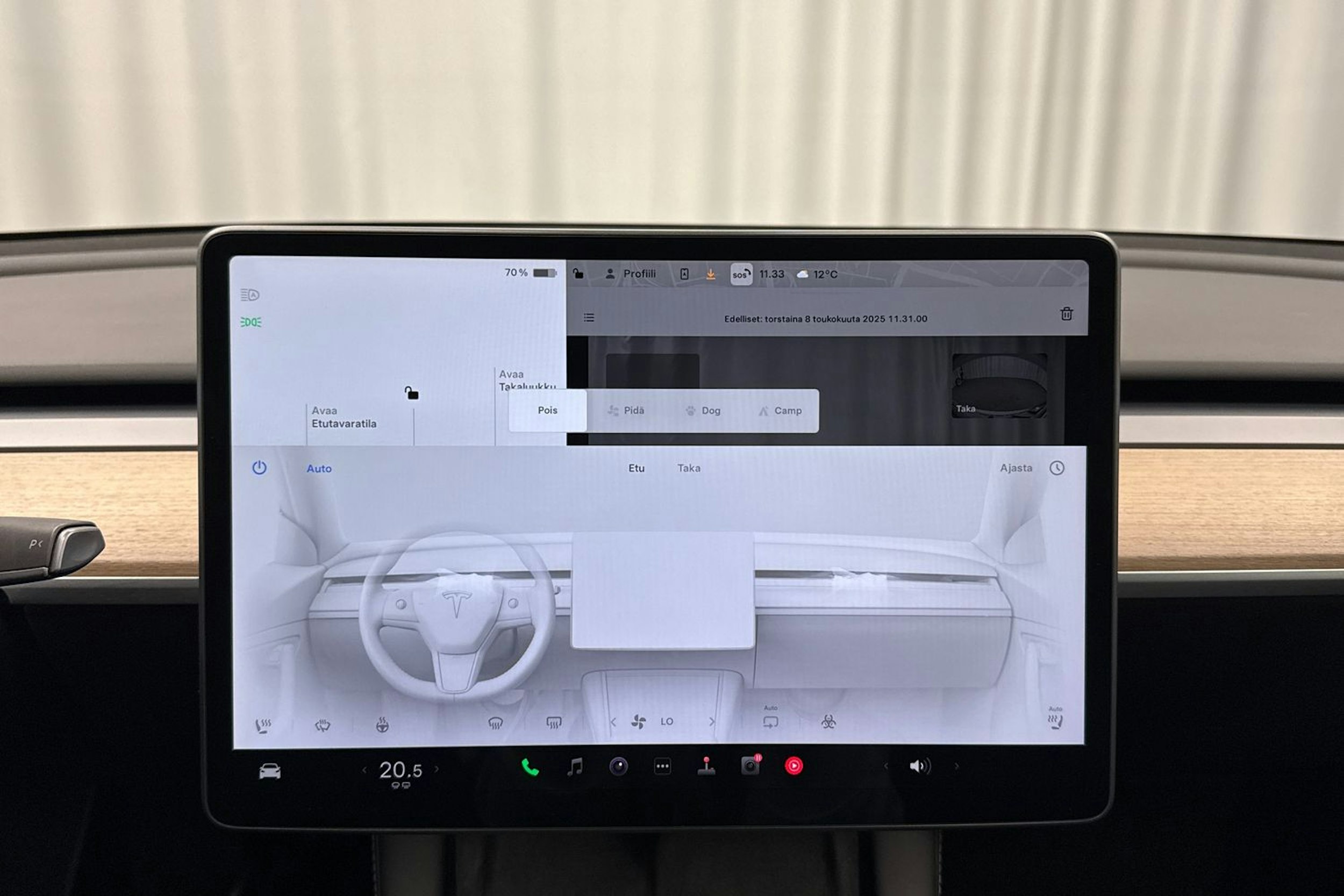 valkoinen Tesla Model Y 2022 kuva 22.