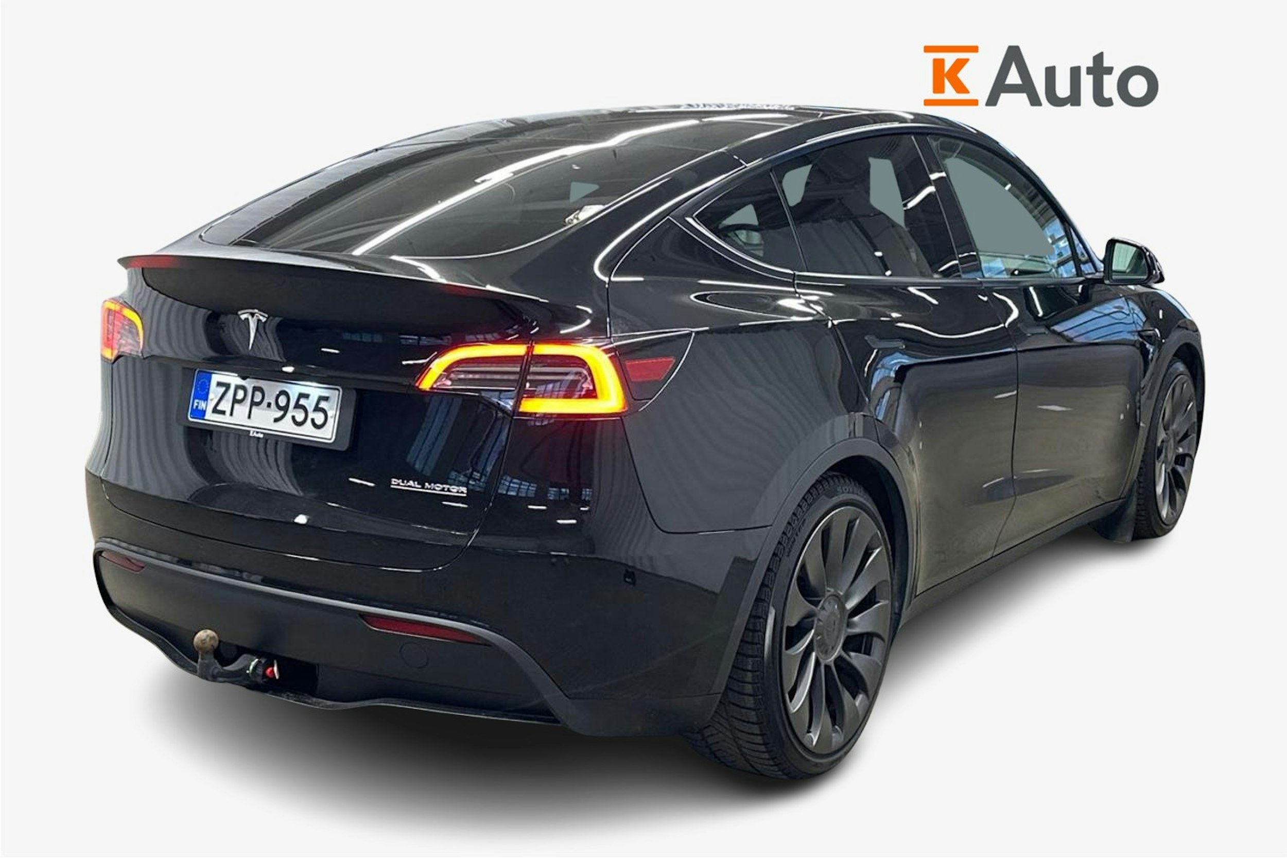 musta Tesla Model Y 2022 kuva 2.
