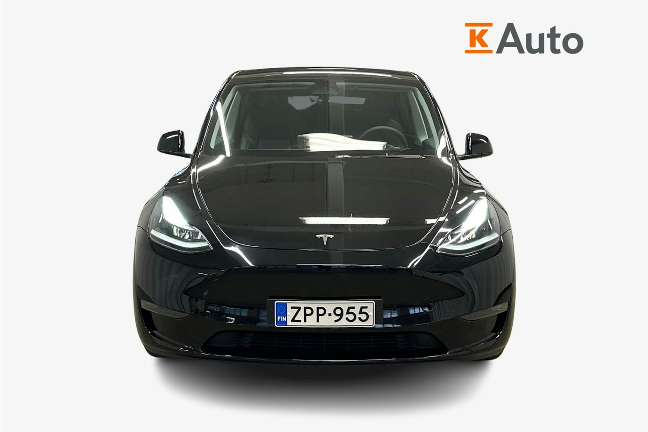 musta Tesla Model Y 2022 kuva 5.