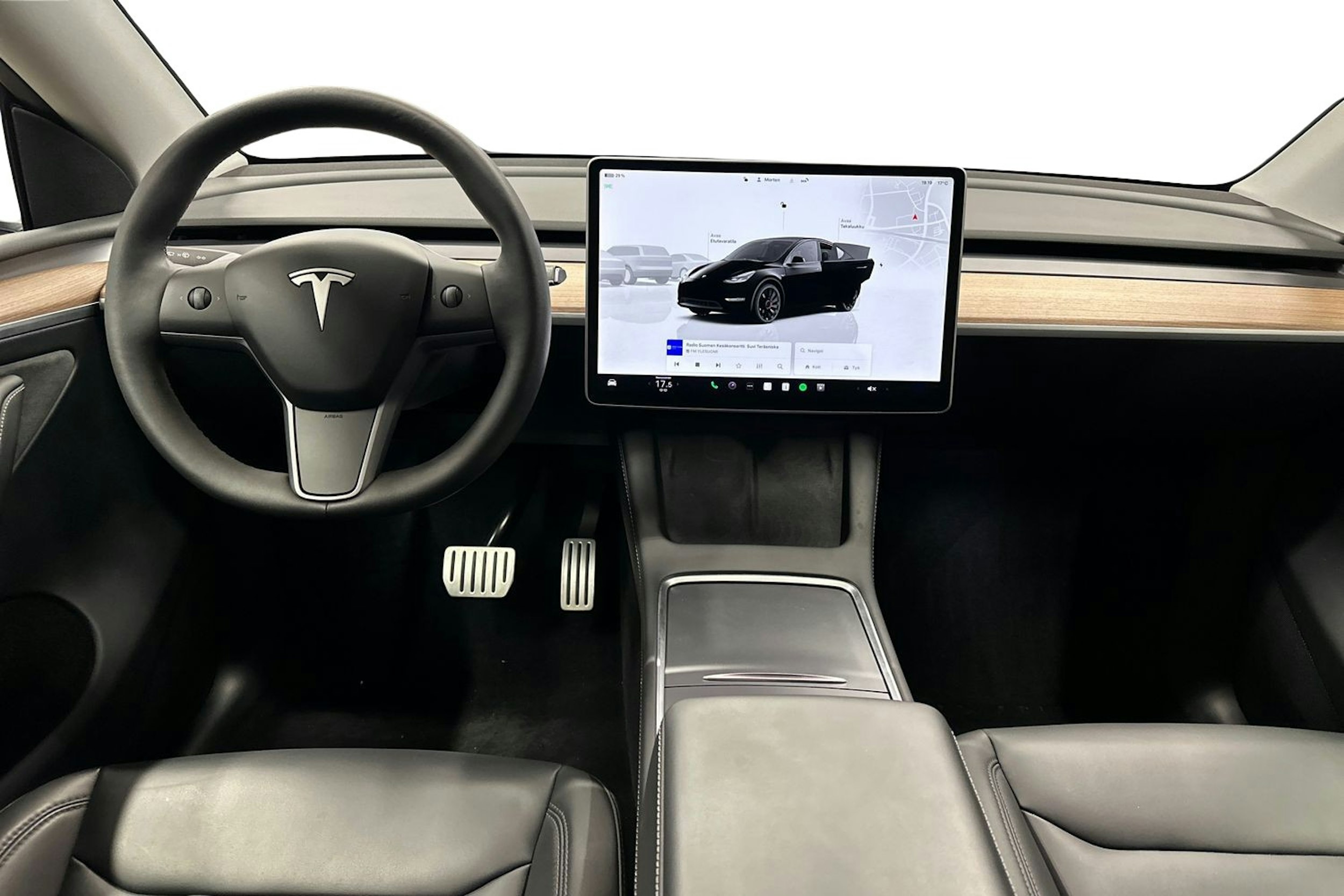 musta Tesla Model Y 2022 kuva 9.