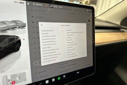 musta Tesla Model Y 2022 kuva 19.