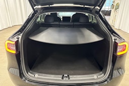 musta Tesla Model Y 2022 kuva 24.
