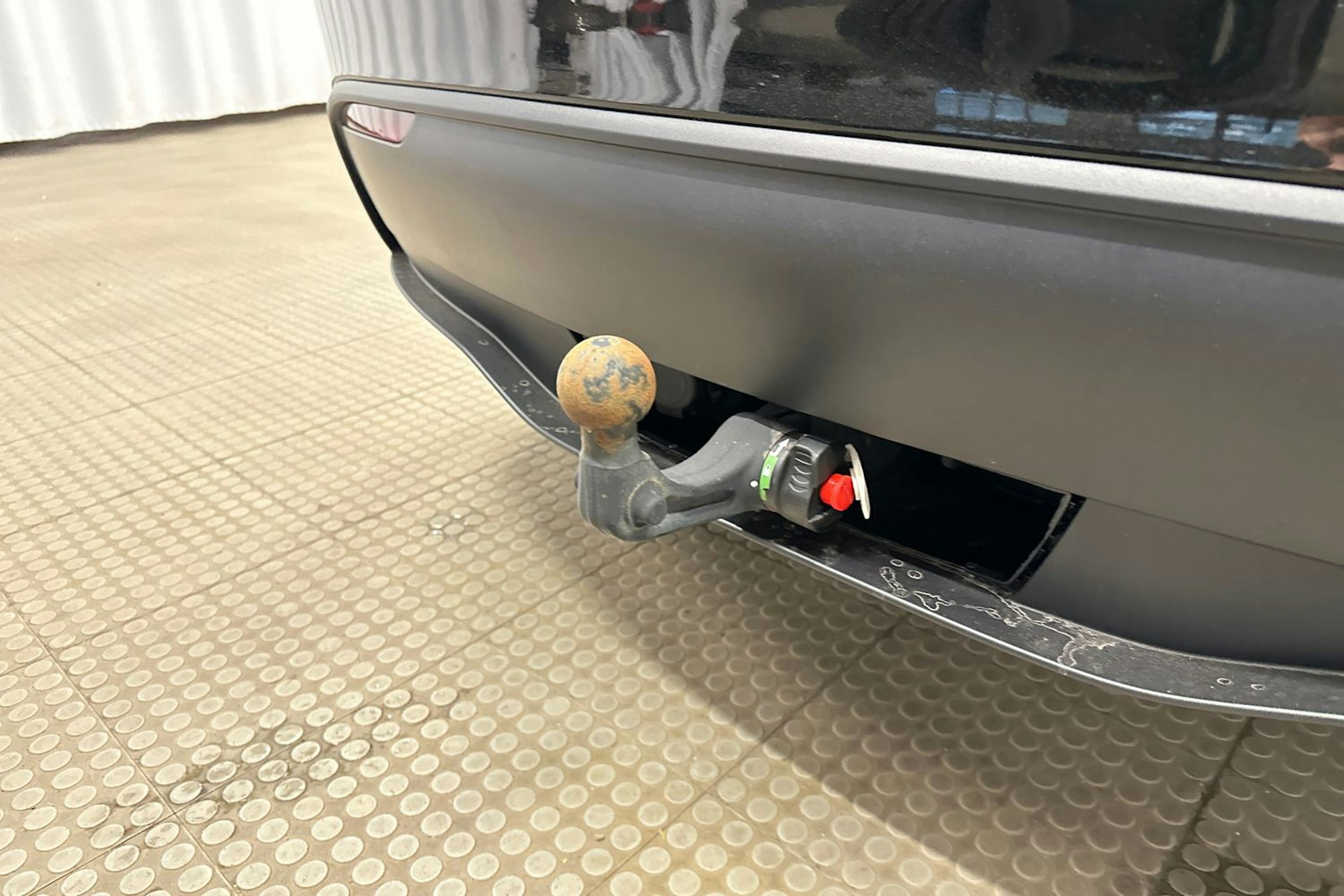 musta Tesla Model Y 2022 kuva 25.