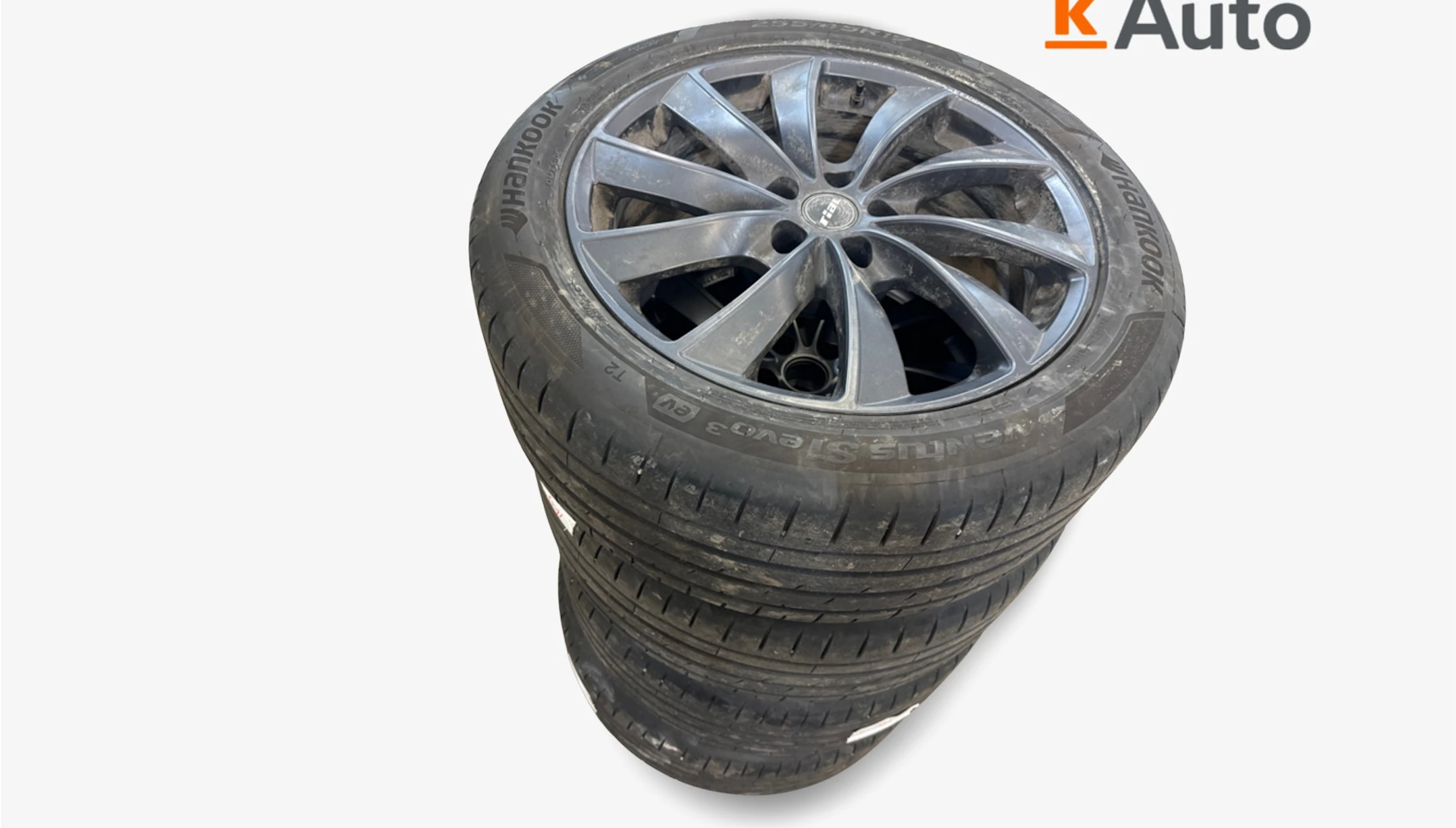 met. valkoinen Tesla Model Y 2023 kuva 6.