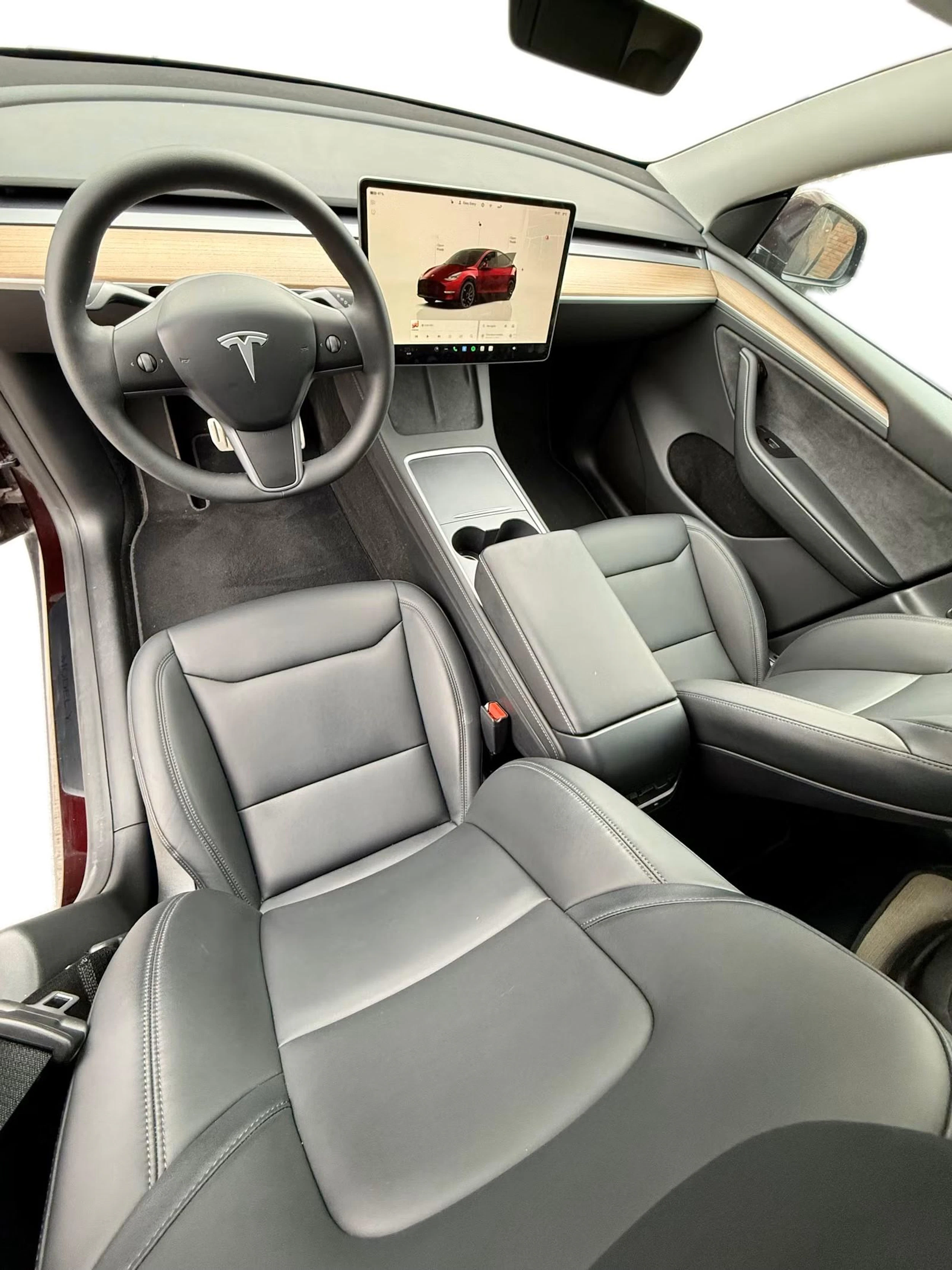 met. punainen Tesla Model Y 2023 kuva 5.
