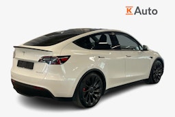 valkoinen Tesla Model Y 2023 kuva 2.