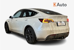 valkoinen Tesla Model Y 2023 kuva 2.