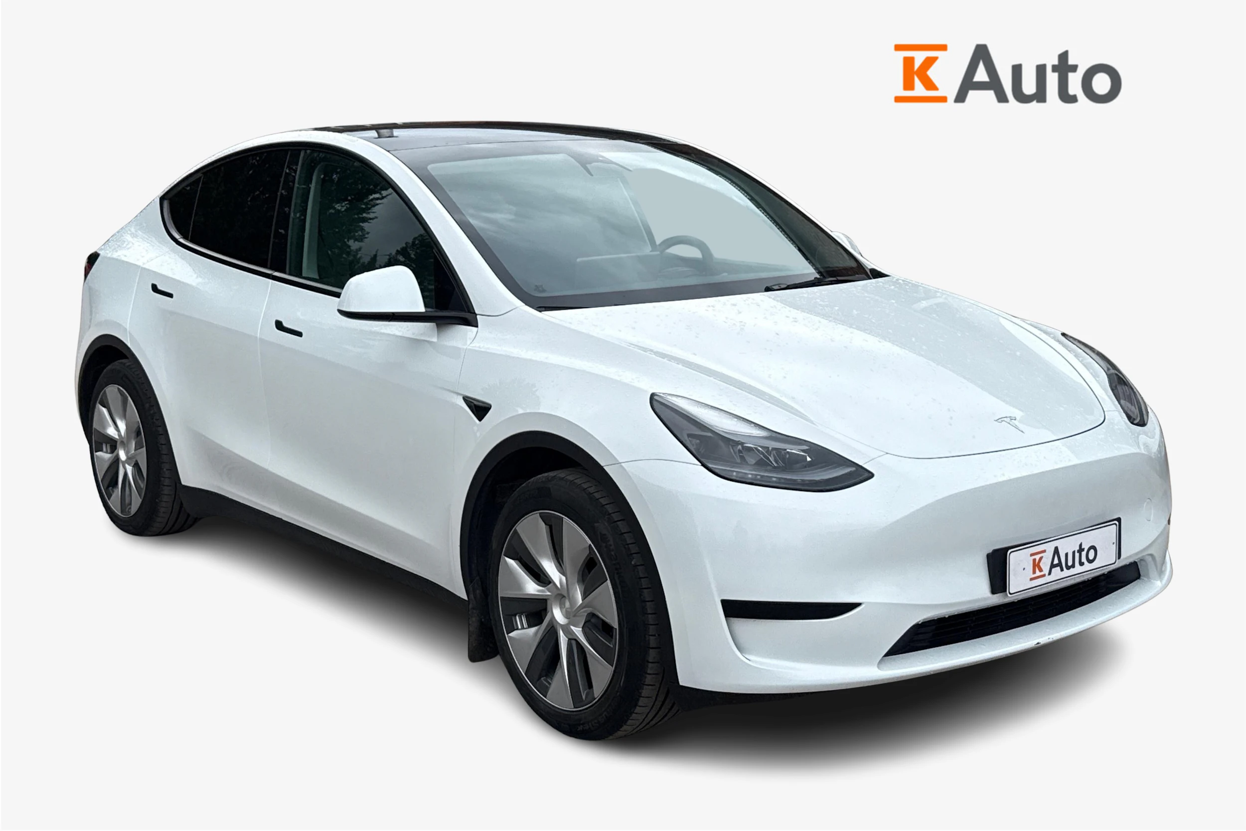 valkoinen Tesla Model Y 2023 kuva 1.