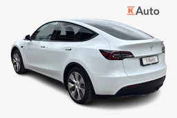 valkoinen Tesla Model Y 2023 kuva 2.