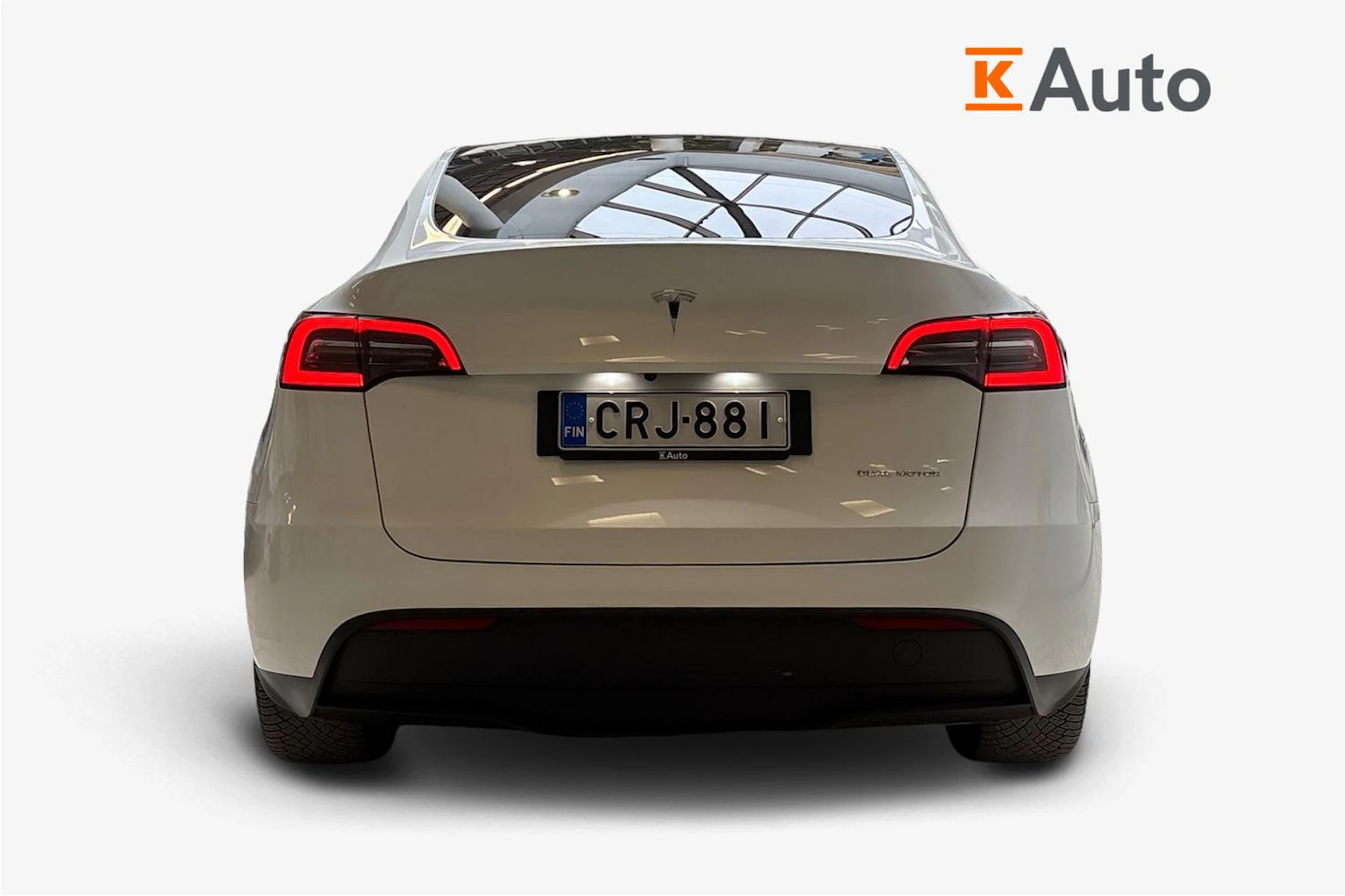 Valkoinen Tesla Model Y 2023 kuva 3.