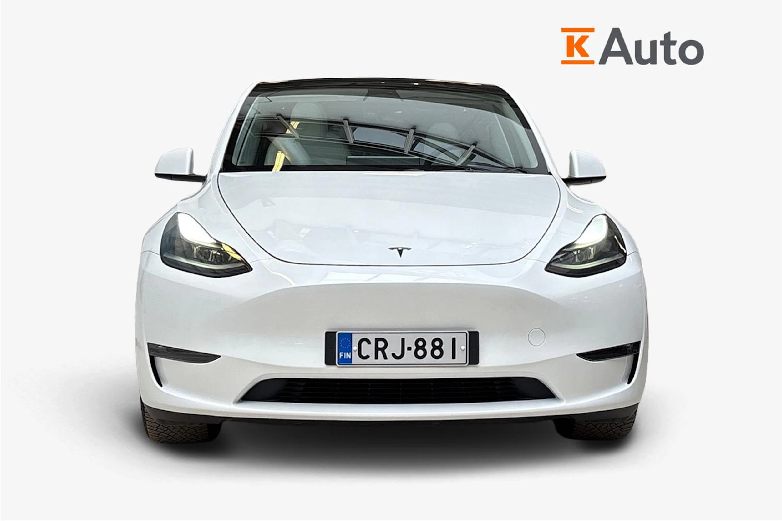 Valkoinen Tesla Model Y 2023 kuva 4.