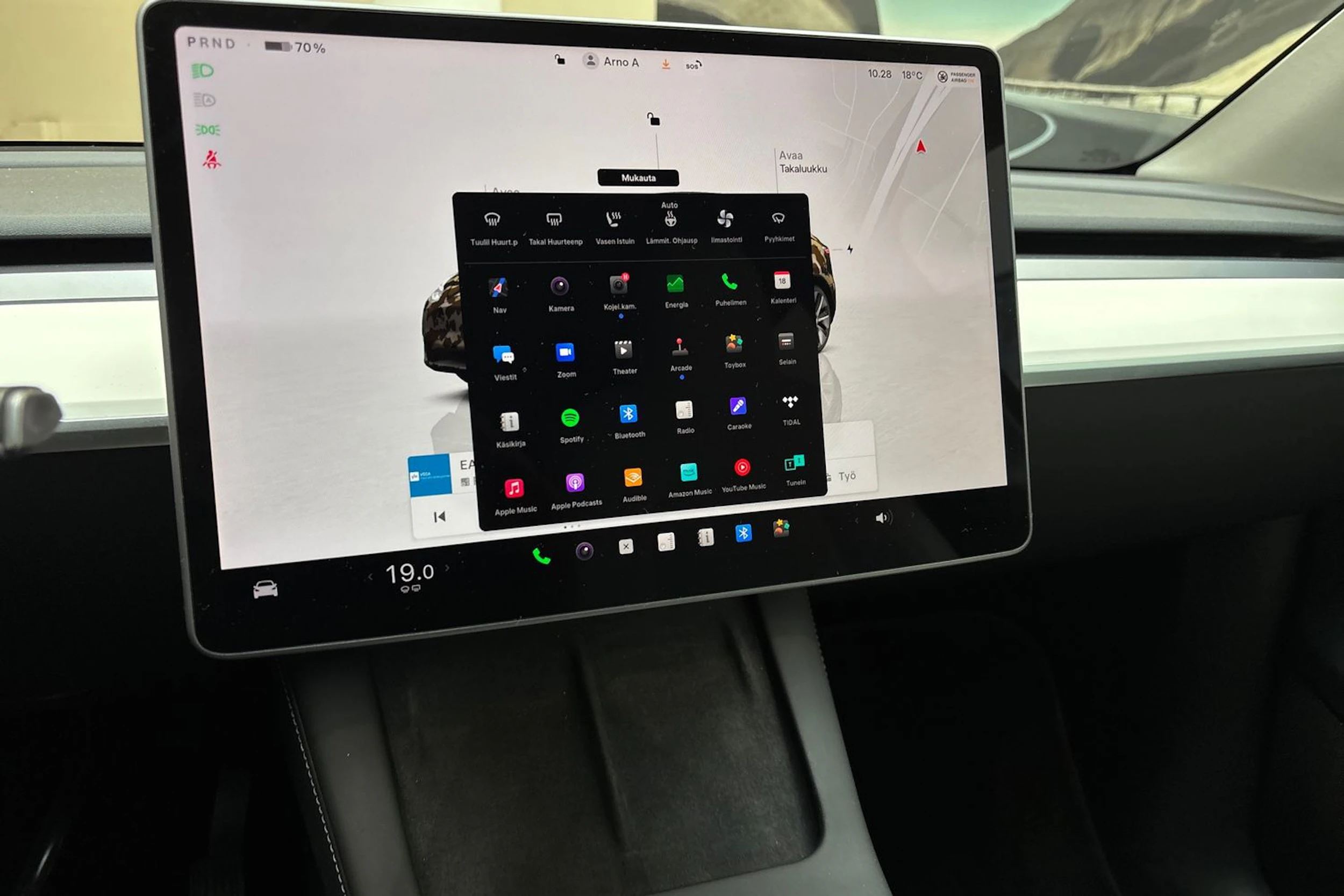 Valkoinen Tesla Model Y 2023 kuva 21.